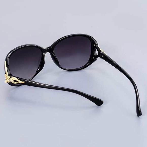 Black & Gold Oversized Sunglasses Polarized New with Case main image 4
